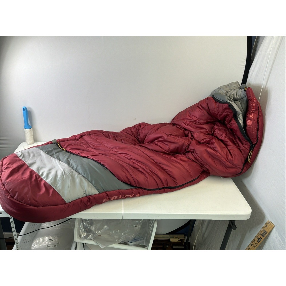 KELTY TUCK 21 SLEEPING BAG WITH THERMAPRO INSULATION Sz Reg Womens Marroon